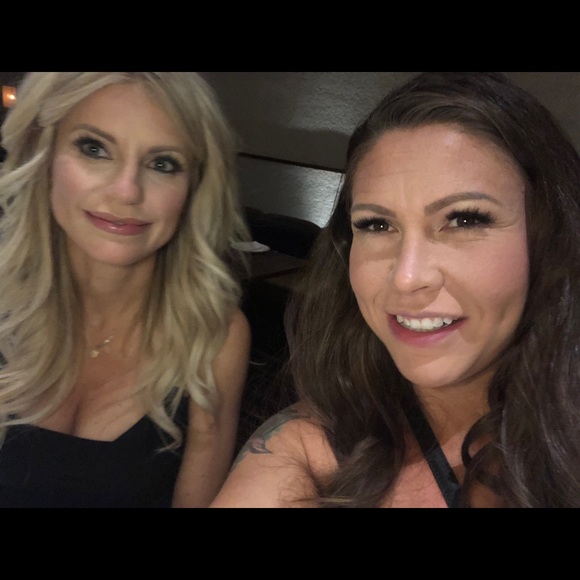 Meet your Posher, Stephanie - Picture 4 of 11